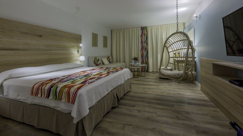 La Playa Orient Bay Hotel Екстериор снимка